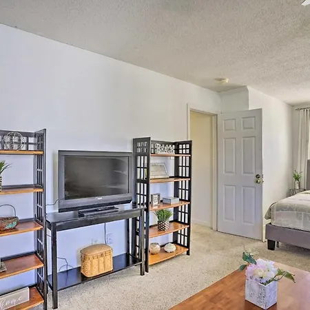 Charming Sandston Home About 9 Mi To Richmond!